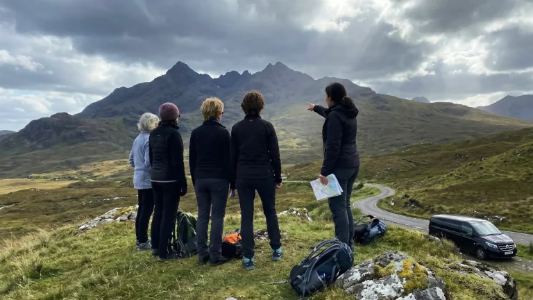Voyage en Écosse en petit groupe : le confort d’un guide francophone, rendu accessible