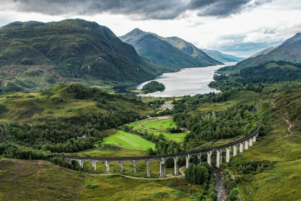 Viaduc de Glenfinnan : voir le train Harry Potter en Écosse